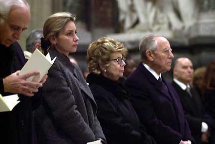 Il Presidente Ciampi con la moglie Franca e Silvia Sinopoli durante la cerimonia commemorativa di Giuseppe Sinopoli