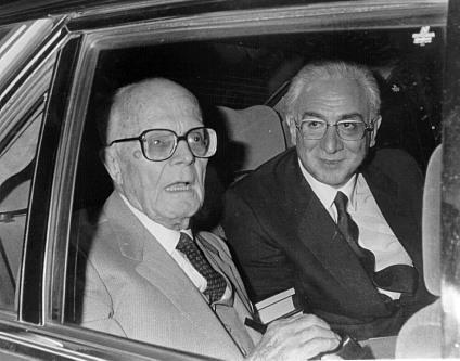 Il Presidente Francesco Cossiga in autovettura insieme a Sandro Pertini