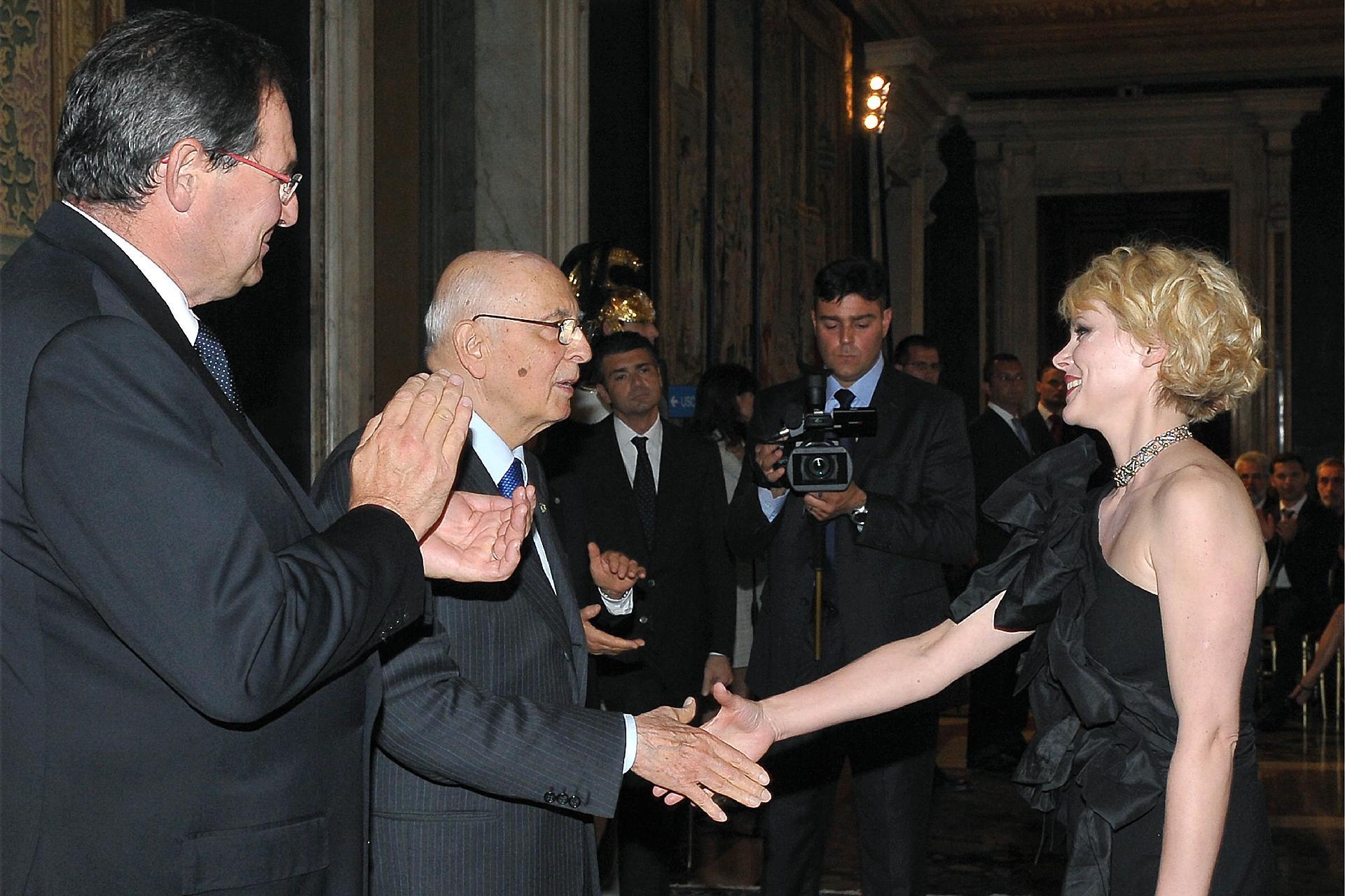 Il Presidente Giorgio Napolitano con Barbora Bobulova in occasione della cerimonia di presentazione dei candidati ai Premi &quot;David di Donatello&quot; per l'anno 2011