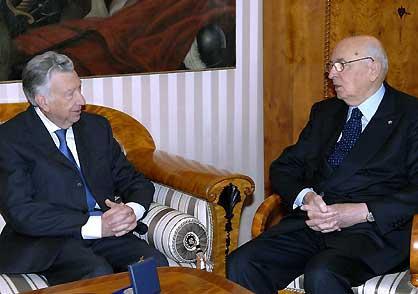 Il Presidente Giorgio Napolitano a colloquio con il nuovo Presidente della Corte dei conti, Tullio Lazzaro, poco prima della cerimonia di insediamento.