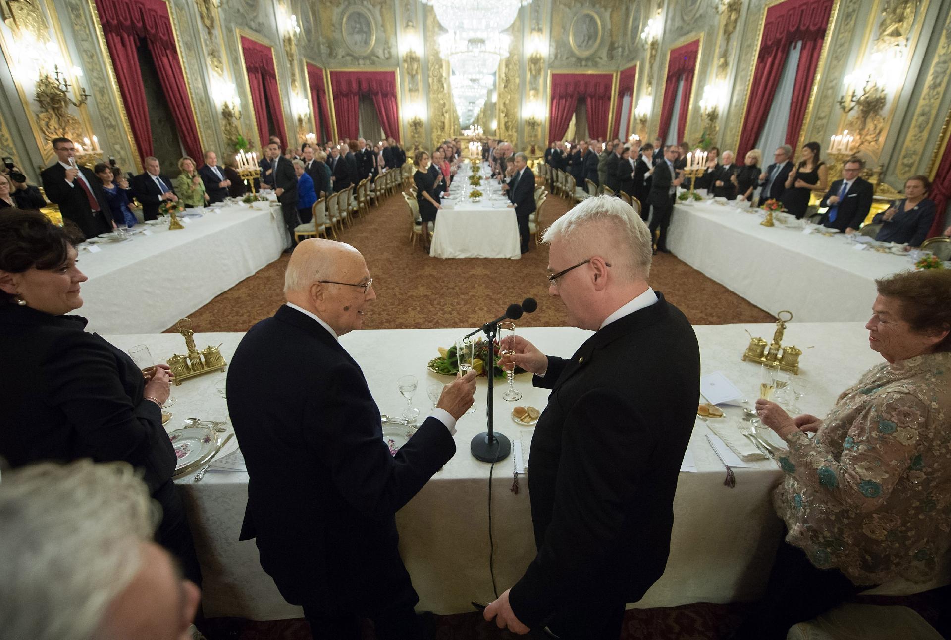 Il brindisi tra il Presidente della Repubblica Giorgio Napolitano e il Presidente della Repubblica di Croazia Ivo Josipovic, al Pranzo di Stato