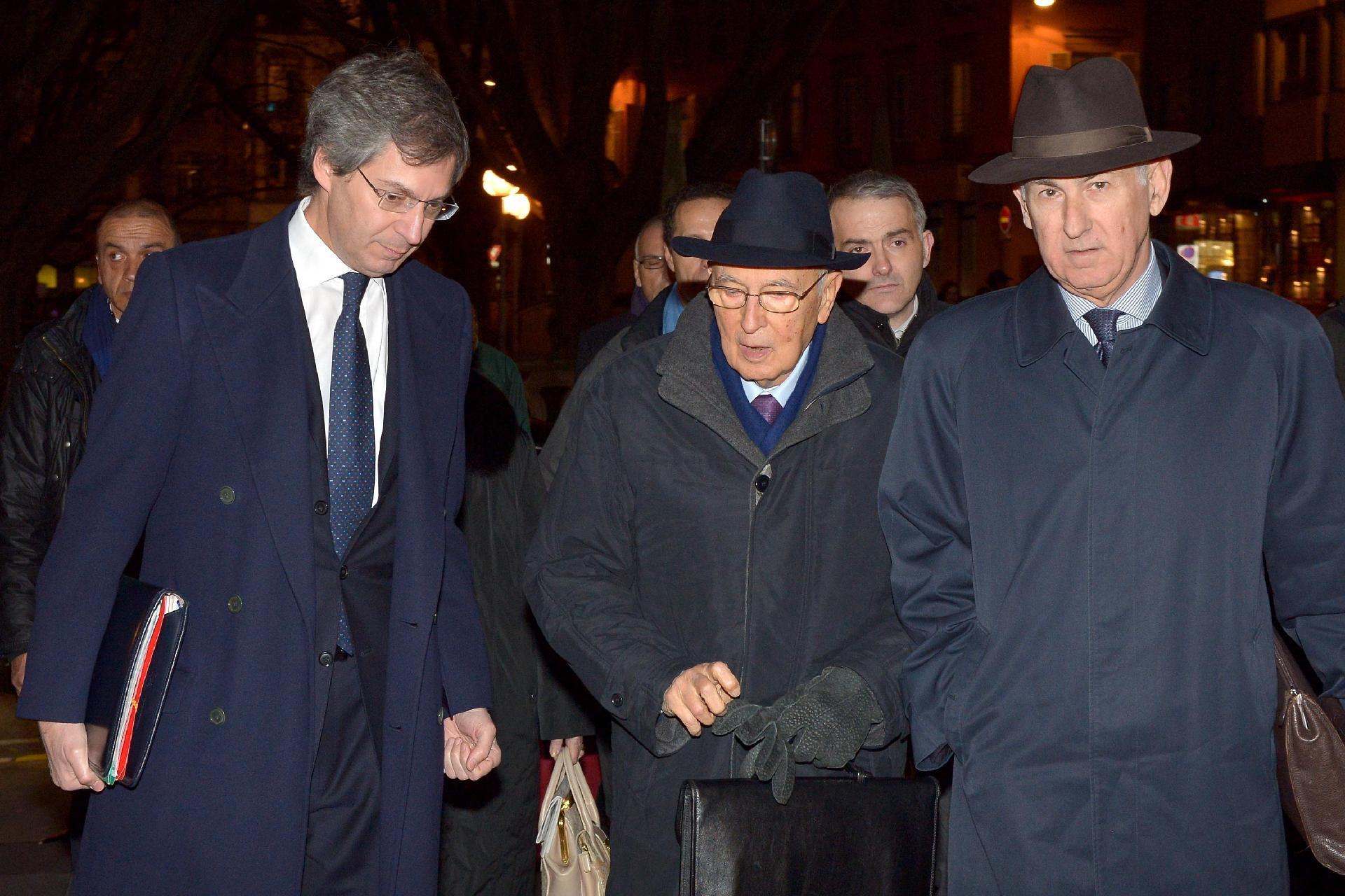 Il Presidente Giorgio Napolitano con l' Ambasciatore d'Italia a Parigi, Giandomenico Magliano all'Aeroporto di Strasburgo - Entzheim in occasione della visita al Parlamento Europeo