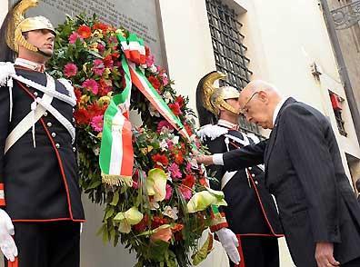Il Presidente Giorgio Napolitano in via Caetani, rende omaggio ad Aldo Moro