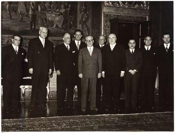 Il Presidente della Repubblica Giovanni Gronchi con alcuni esponenti della Società Italiana Colonizzazione Agricola