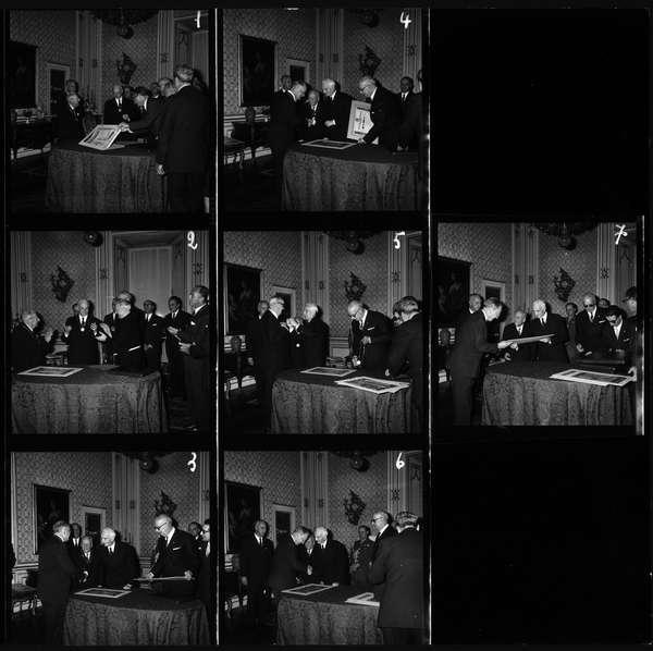 Il Presidente della Repubblica Antonio Segni interviene alla cerimonia per la consegna dei premi assegnati dalla Fondazione Internazionale Balzan nel 1962 per la biologia, la matematica, la musica e la storia