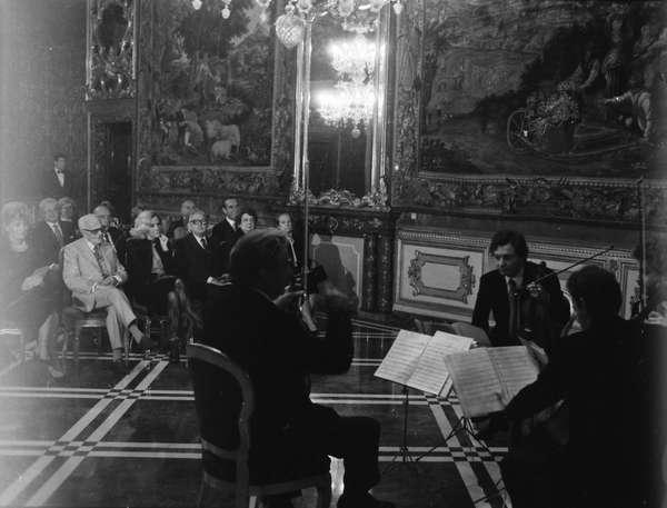 Il Presidente della Repubblica Sandro Pertini durante il Concerto de &quot;Il nuovo quartetto&quot; a Palazzo del Quirinale