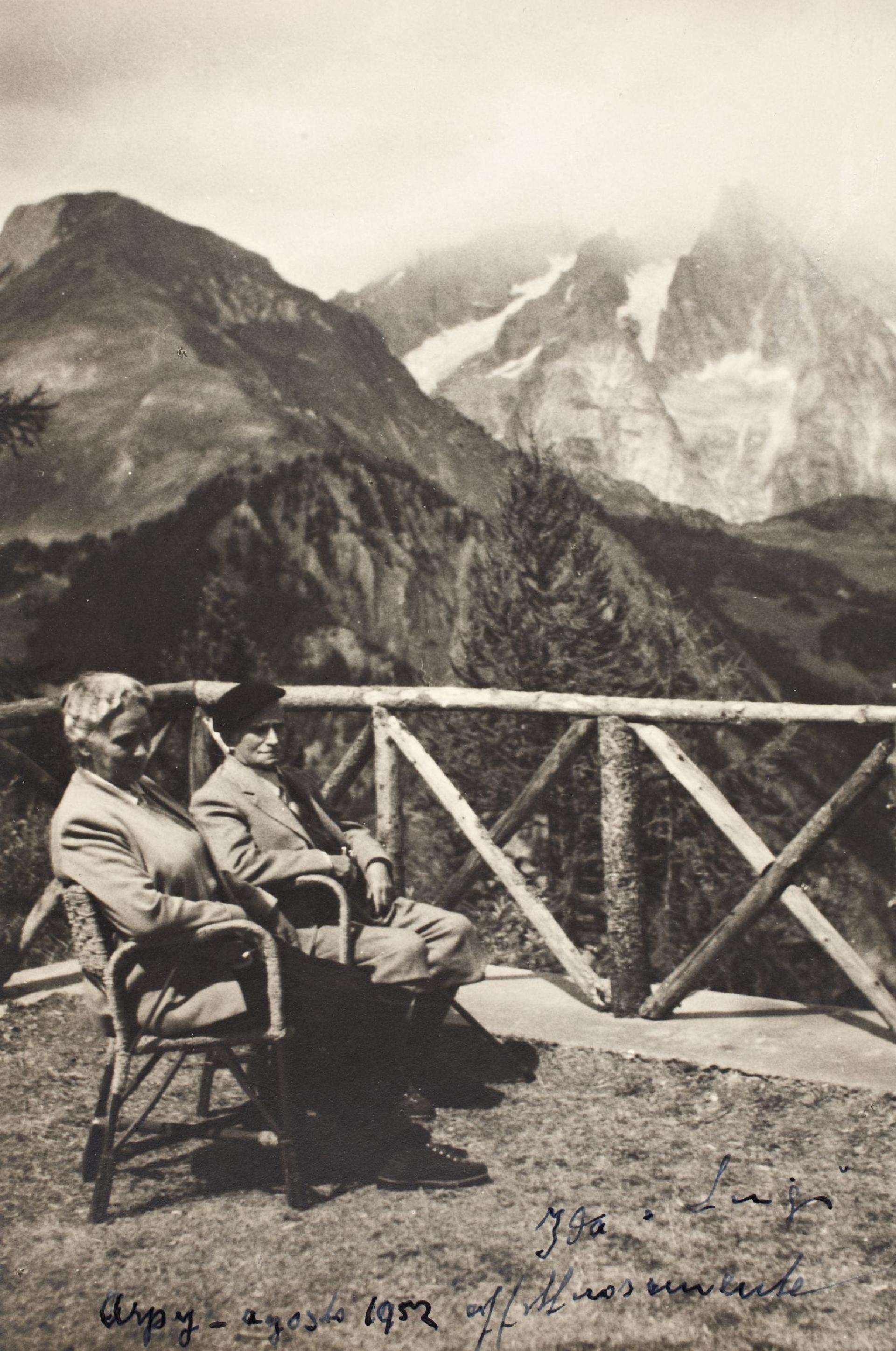 Il Presidente della Repubblica Luigi Einaudi e la moglie Ida in vacanza ad Arpy