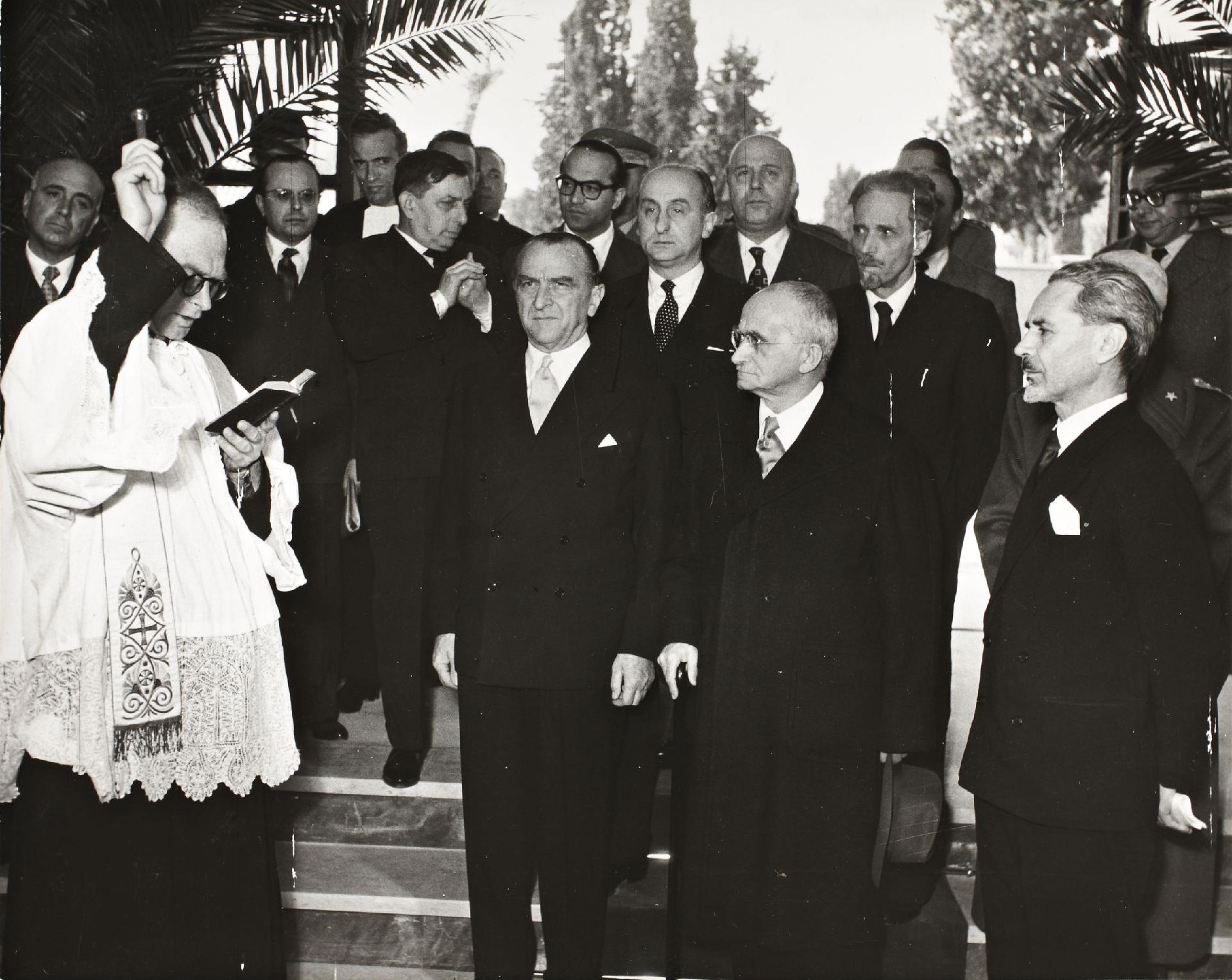 Intervento del Presidente della Repubblica Luigi Einaudi all'inaugurazione dei corsi della Scuola centrale tributaria istituita dal Ministero delle Finanze (Roma, Foro Italico)