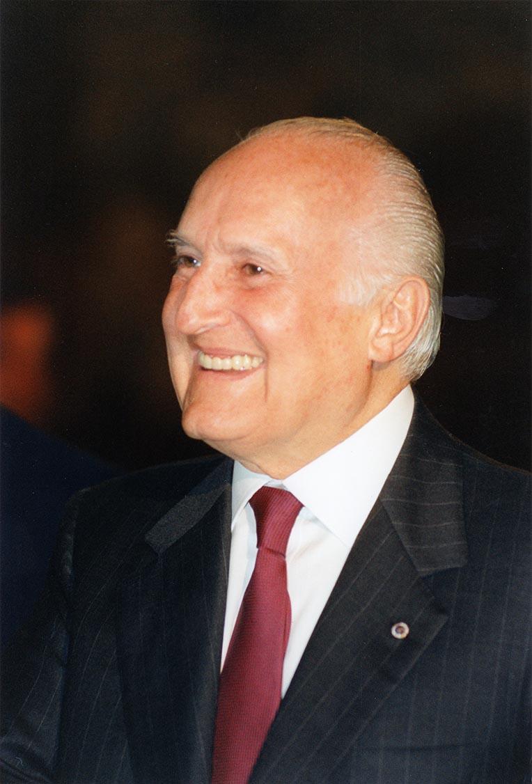 Primo piano del Presidente della Repubblica Scalfaro durante il ricevimento con le rappresentanze diplomatiche estere, per la Festa della Repubblica