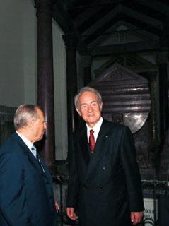 Il Presidente Ciampi e il Presidente Rau visitano la tomba di Federico II di Svevia nella Cattedrale
