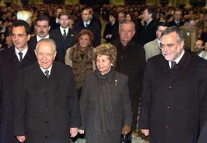 Il Presidente Ciampi e la moglie Franca, accompagnati dal Presidente della Comunità di Sant'Egidio Andrea Riccardi, al loro ingresso nella Basilica di San Giovanni in Laterano, in occasione della Liturgia Eucaristica celebrata per il 34° anniversario di Fondazione della Comunità di Sant'Egidio