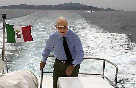 Il Presidente Ciampi al suo arrivo a La Maddalena a bordo della nave "Argo"