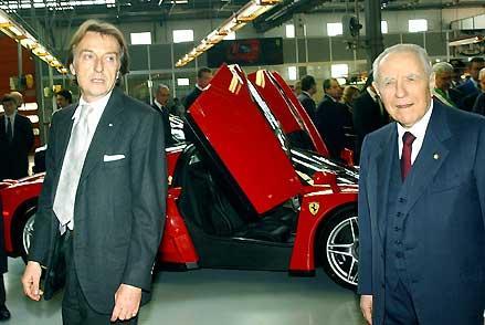 Il Presidente Ciampi con Luca Cordero di Montezemolo, Presidente del Gruppo Ferrari-Maserati durante la visita allo stabilimento