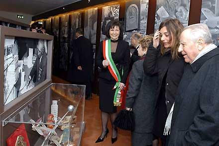 Il Presidente Ciampi durante la visita al Museo "Alcide Cervi" in occasione della cerimonia commemorativa dei Fratelli Cervi, nel 60° anniversario della loro cattura