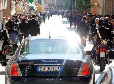 L'arrivo del Presidente Ciampi e della moglie Franca nella città abruzzese