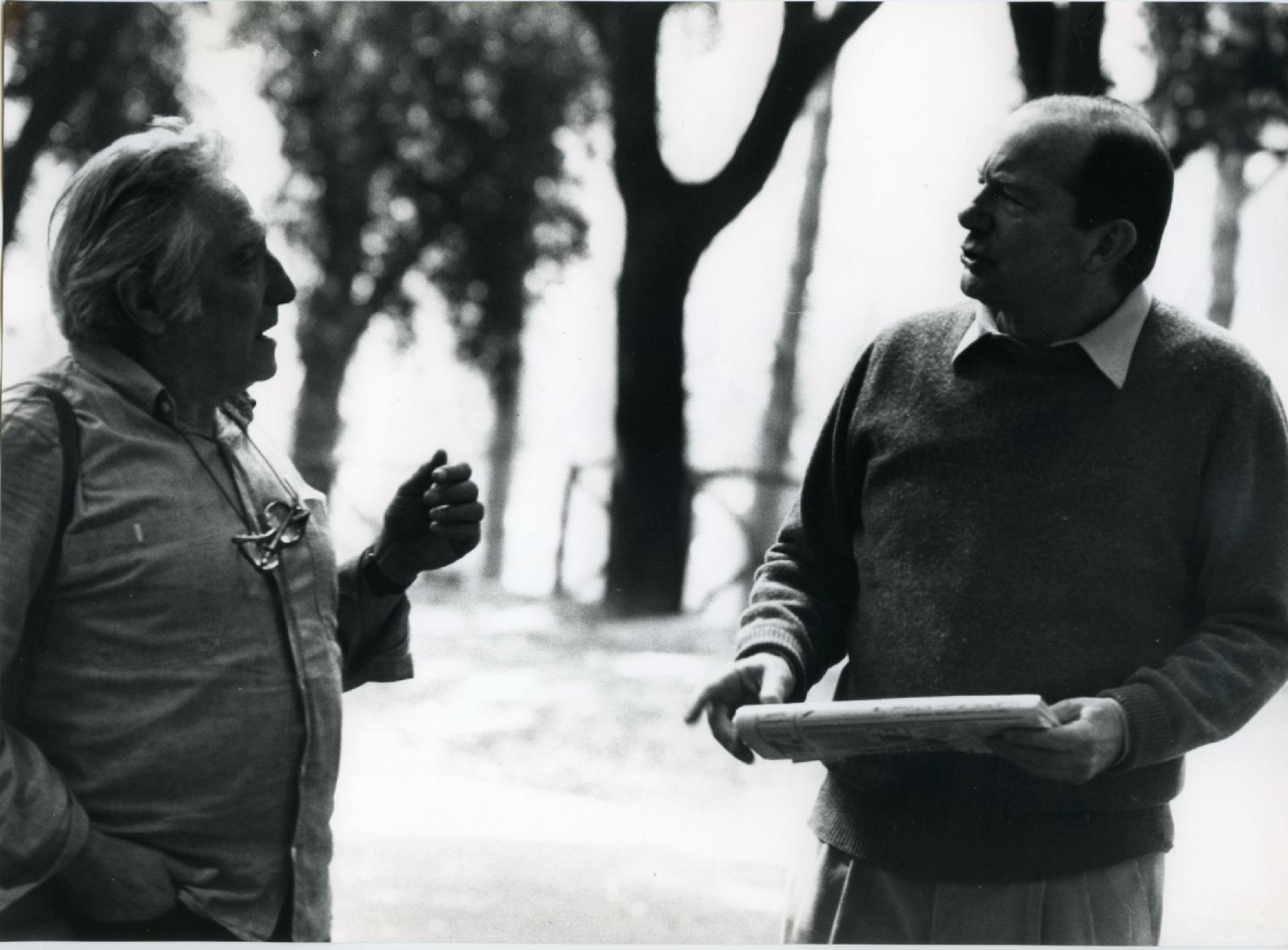 Gianni Bisiach con Ugo Moretti a Villa Glori, a Roma nel 1982