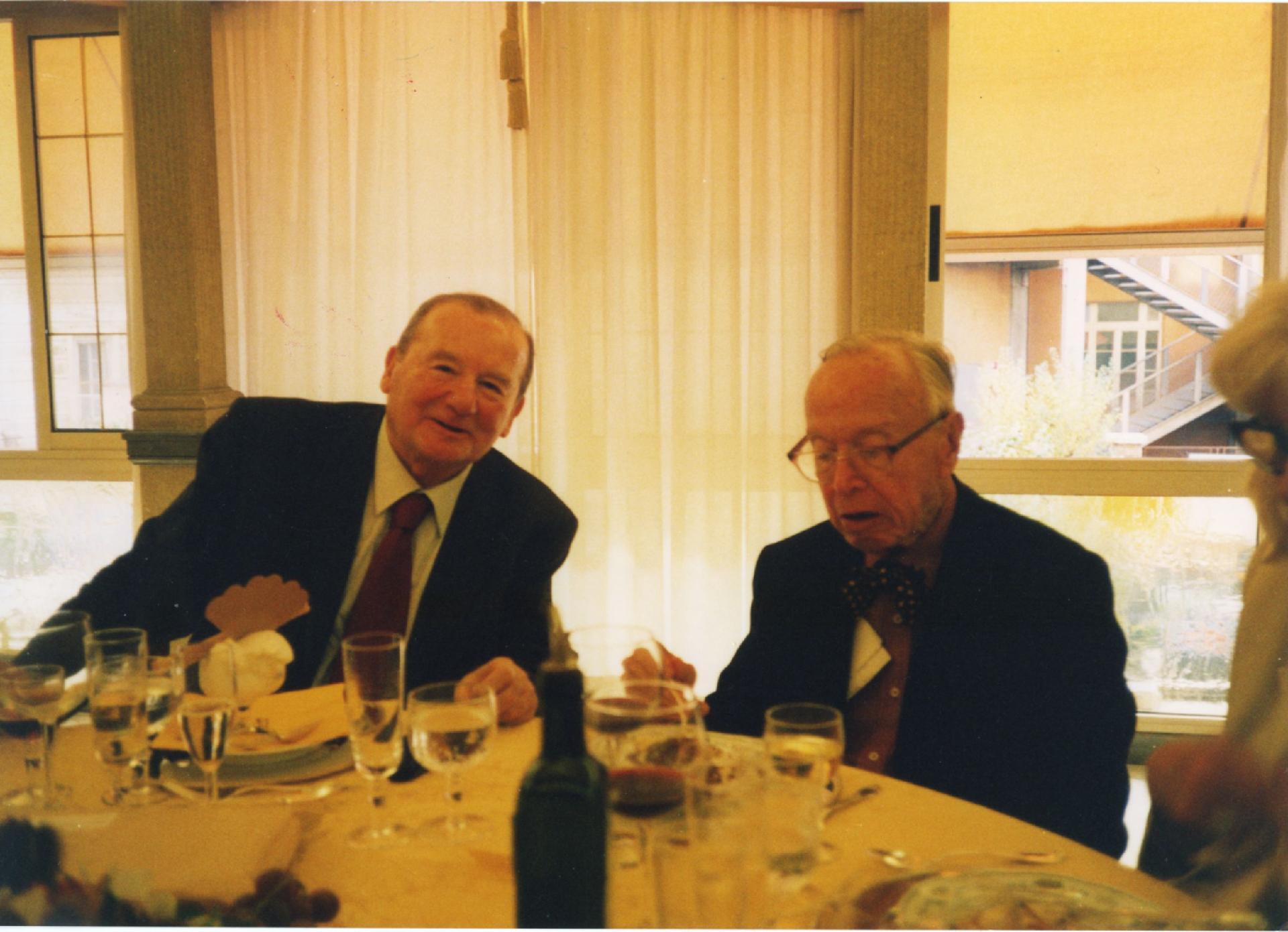 Gianni Bisiach con Arthur Schlesinger nel 2003 in occasione della mostra su Kennedy alla Camera dei deputati a pranzo da Vanni a Roma