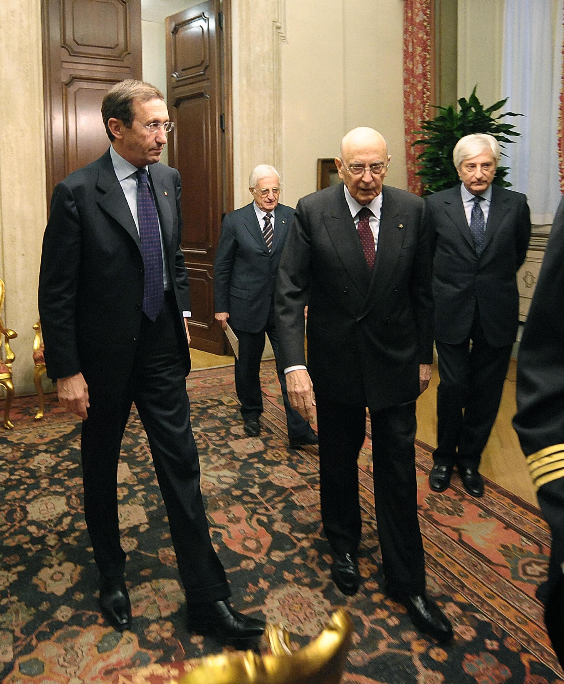 Il Presidente Giorgio Napolitano con il Presidente della Camera Gianfranco Fini in occasione della cerimonia di scoprimento di una targa in memoria dei caduti nelle missioni internazionali per la pace