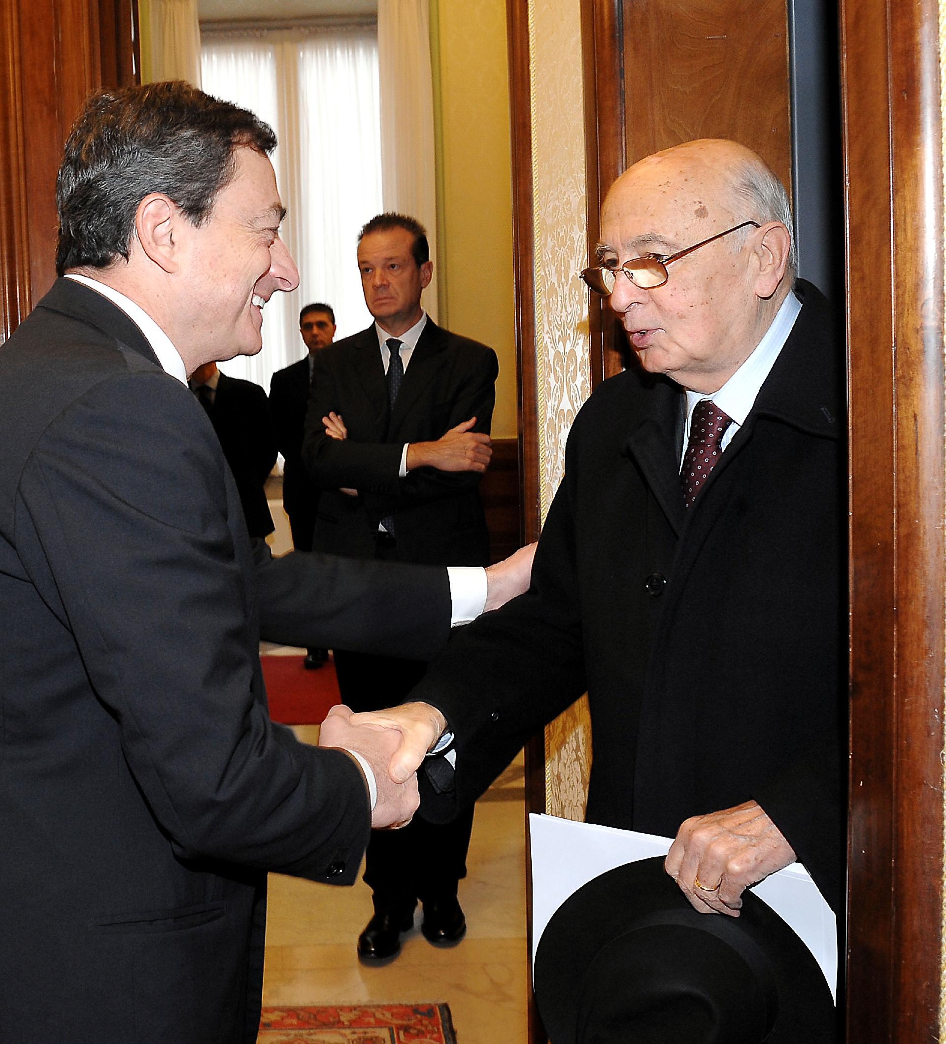 Il Governatore della Banca d'Italia Mario Draghi accoglie il Presidente Giorgio Napolitano all'arrivo a Palazzo Koch, in occasione del Convegno "Il Mezzogiorno e la politica economica dell'Italia"
