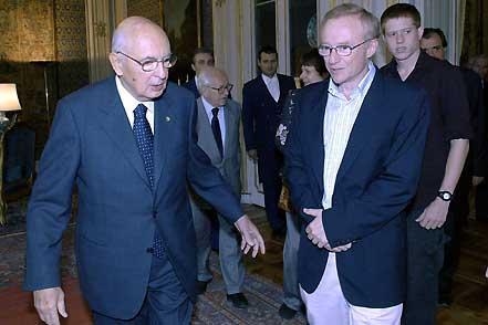 Il Presidente Giorgio Napolitano con David Grossman, la moglie Michal ed il figlio Yonatan, in occasione dell'incontro al Quirinale