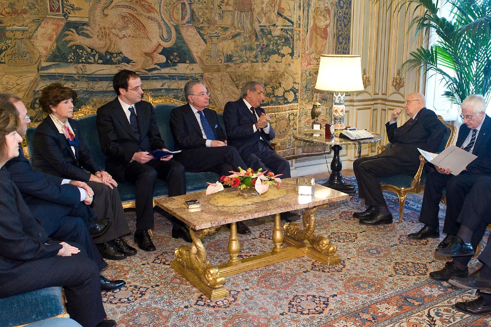 Il Presidente Giorgio Napolitano nel corso dell'incontro con una delegazione dell'Associazione "Italia Futura"