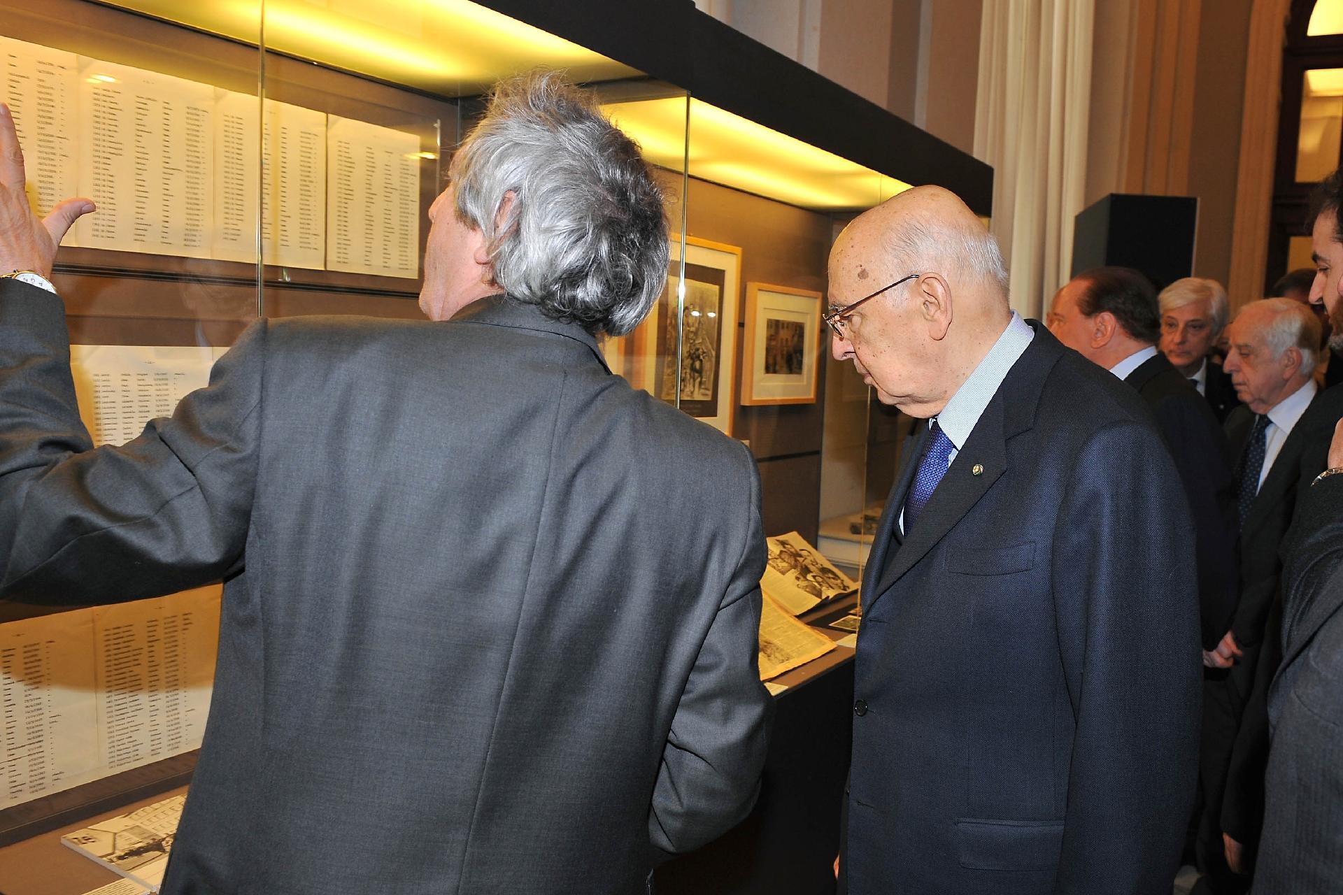 Il Presidente Giorgio Napolitano alla Camera dei deputati durante la visita alla Mostra dal titolo "Auschwitz - Birkenau"