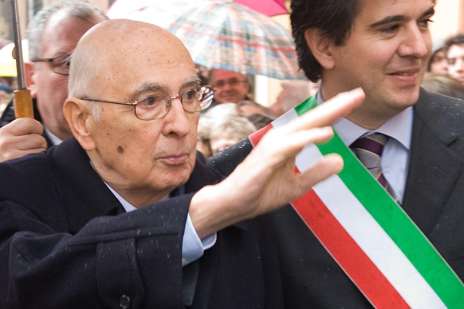 Il Presidente Giorgio Napolitano, con il Sindaco di Imola Daniele Manca, al suo arrivo in città, in occasione del Convegno "Imola ricorda Andrea Costa"