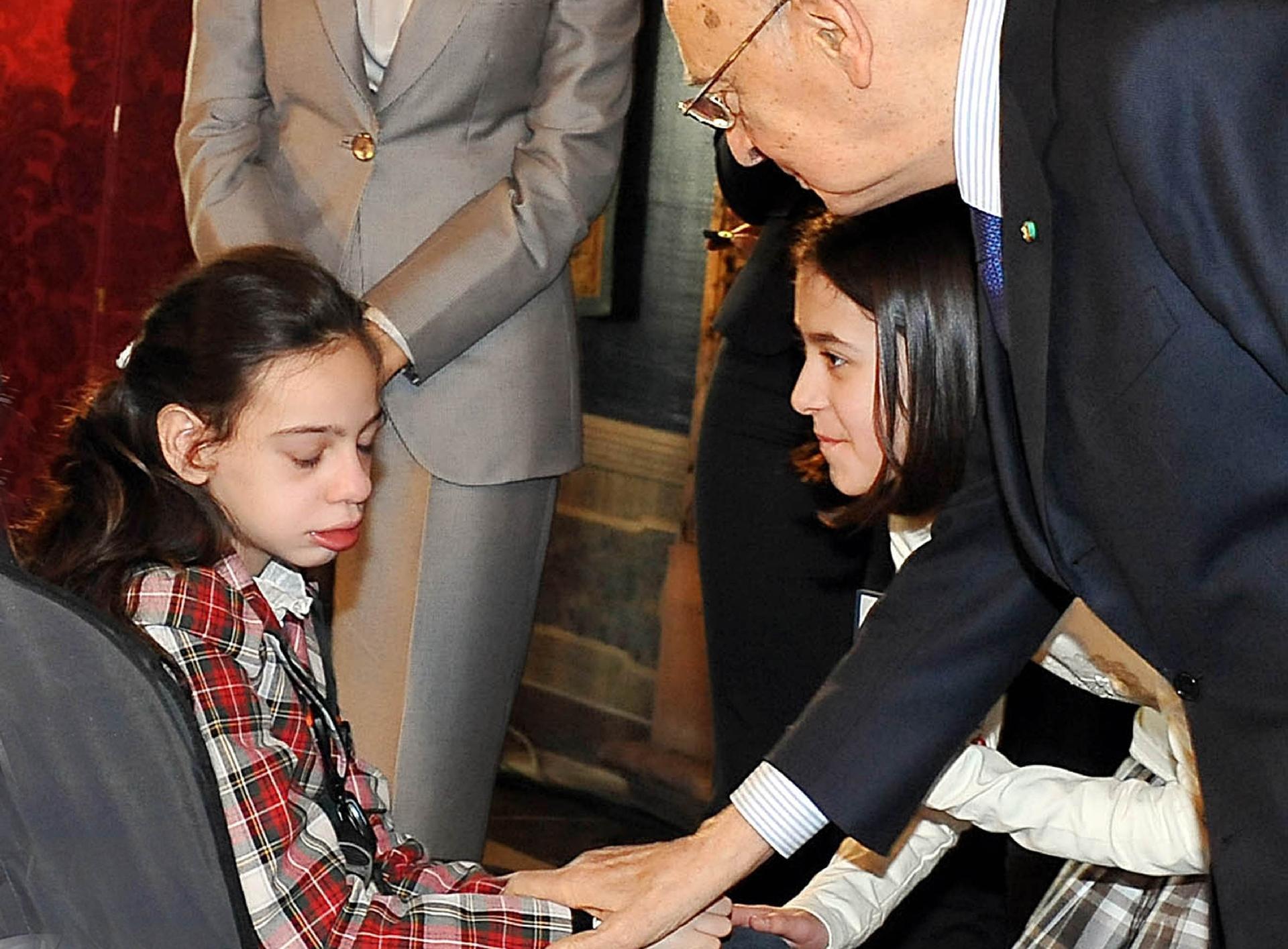 Il Presidente Giorgio Napolitano e Susanna Graziano, nuova Alfiere della Repubblica, con Carlotta Calamusa