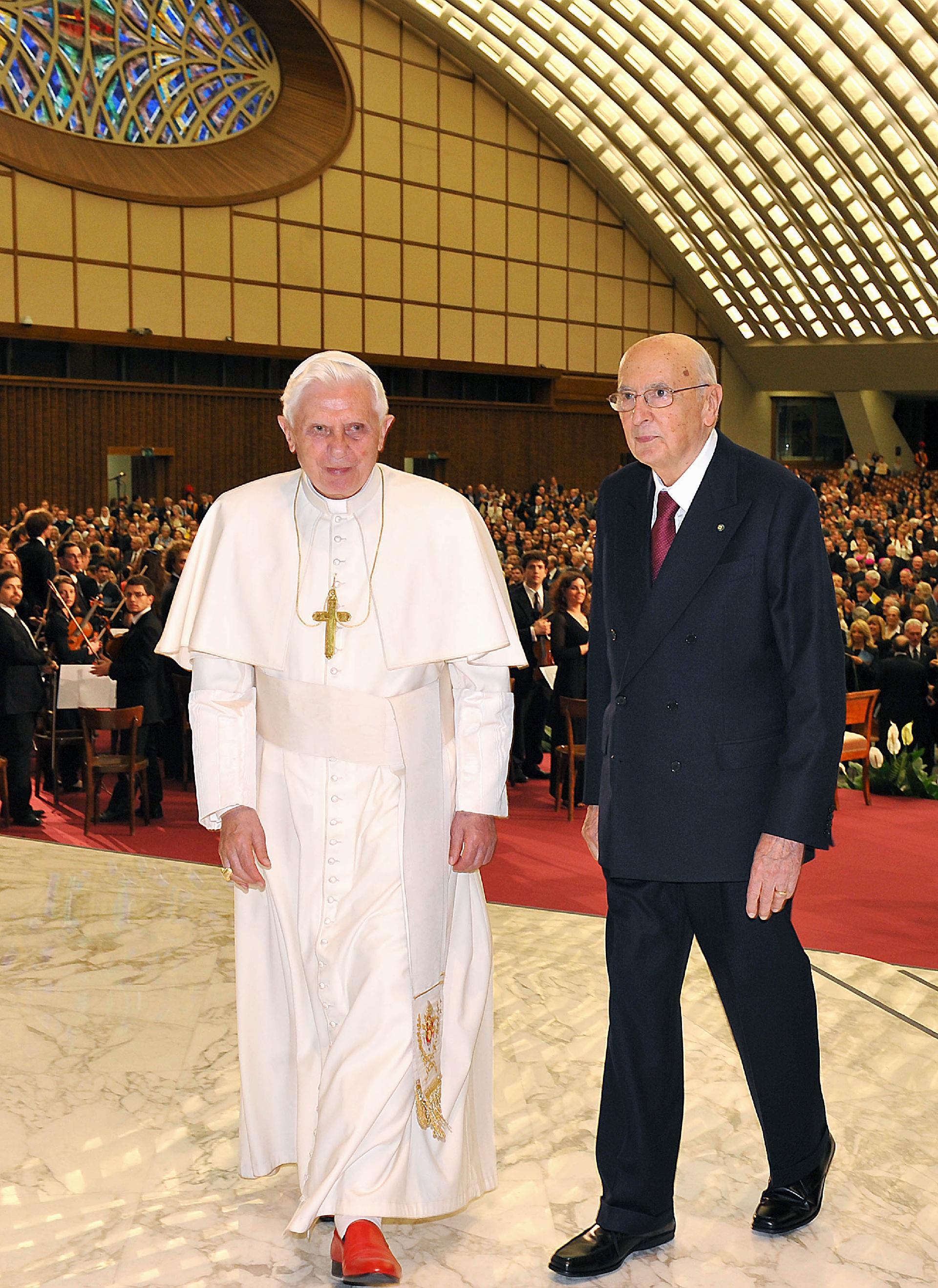 Il Presidente Giorgio Napolitano con il Santo Padre Benedetto XVI al termine del concerto in occasione del quinto anniversario di pontificato