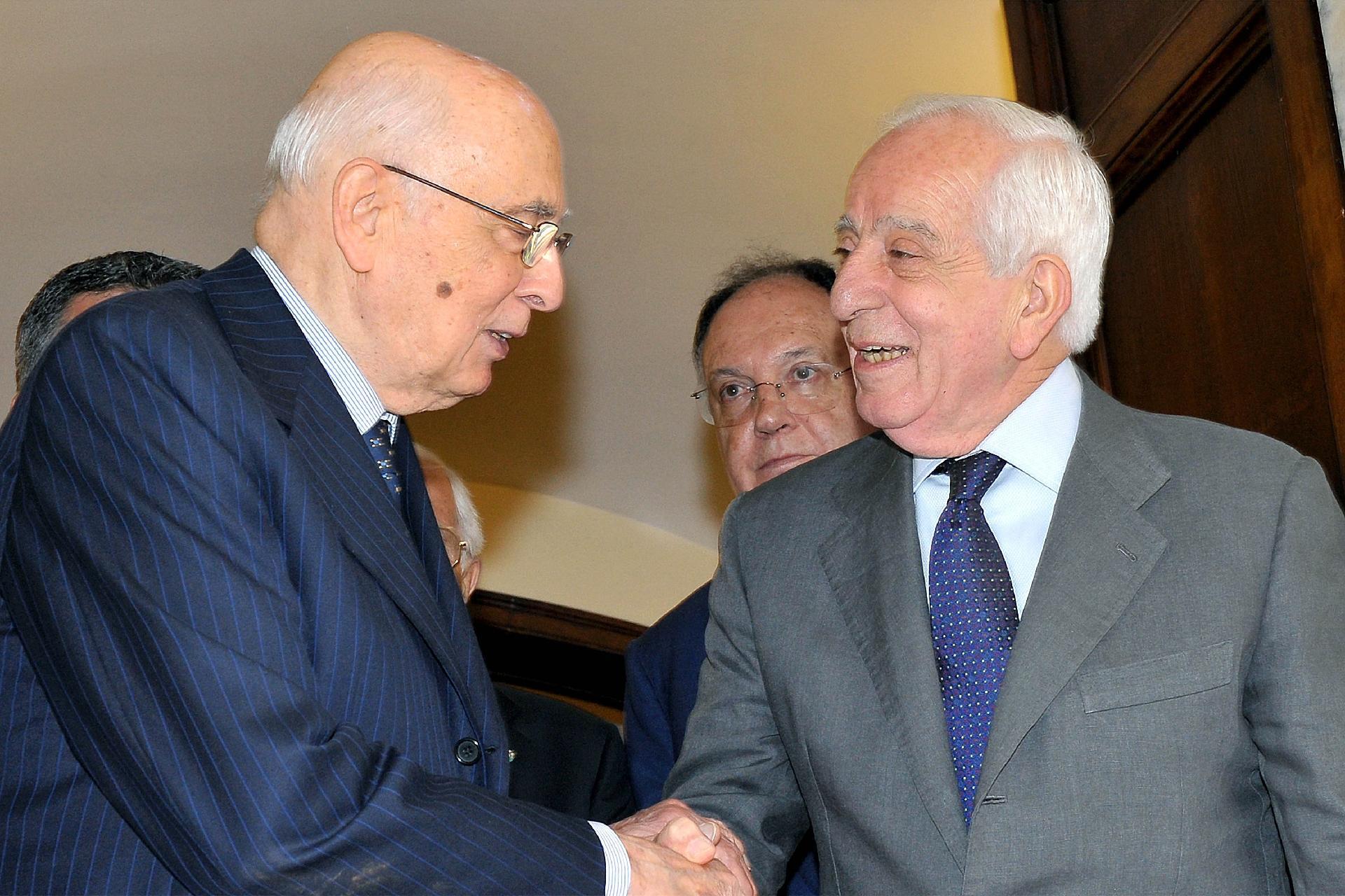 Il Presidente Giorgio Napolitano con Francesco Amirante, Presidente della Corte costituzionale in occasione della commemorazione del Presidente Emerito della Corte costituzionale, Giuliano Vassalli