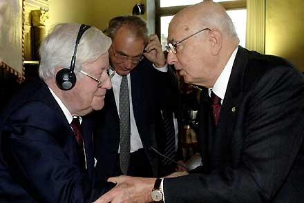 Il Presidente Giorgio Napolitano con Helmut Schmidt al convegno Internazionale sull'Europa
