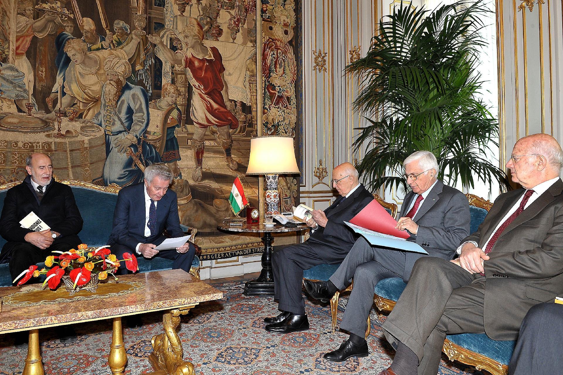 Il Presidente Giorgio Napolitano nel corso dell'incontro con il Comitato Esecutivo dell'Associazione Nazionale Perseguitati Politici Italiani Antifascisti