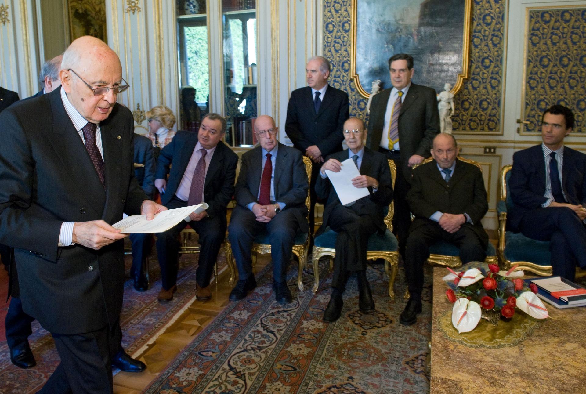 Il Presidente Giorgio Napolitano nel corso dell'incontro con il Consiglio di Presidenza del CIME