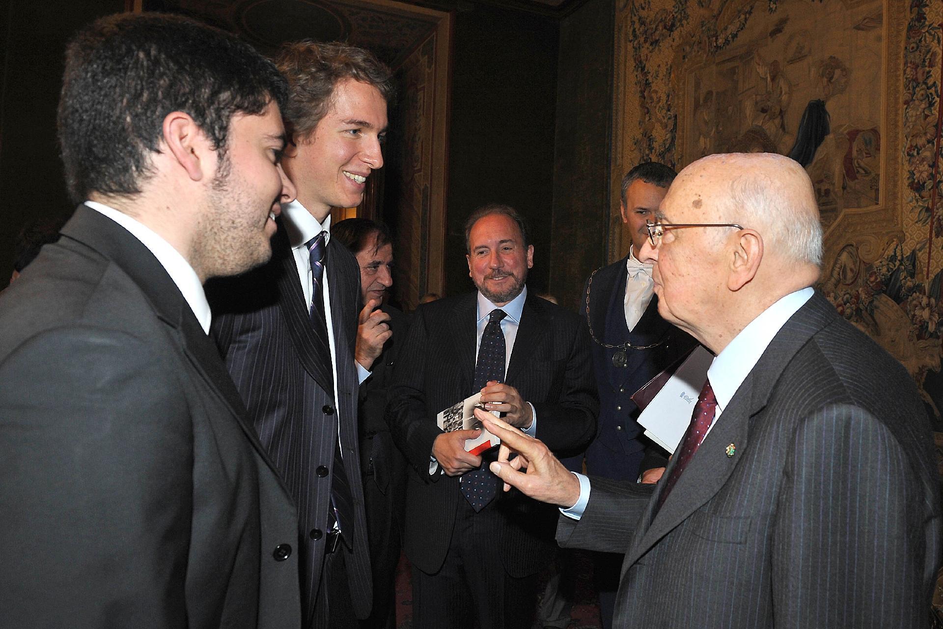 Il Presidente Giorgio Napolitano con Eugenio Occorsio il figlio Vittorio e il nipote Luca in occasione del Giorno della Memoria dedicato alle vittime del Terrorismo