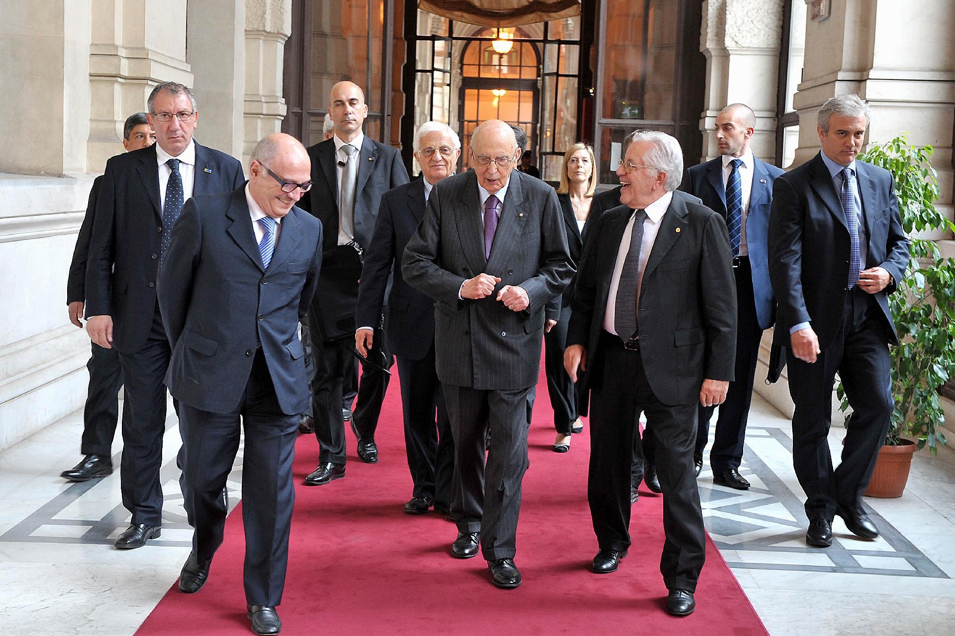 Il Presidente Giorgio Napolitano con Vitaliano Esposito, Procuratore Generale della Corte Suprema di Cassazione e Ernesto Lupo, Primo Presidente della Corte Suprema di Cassazione al termine della sessione inaugurale della IV riunione plenaria della Rete dei Procuratori generali delle Corti supreme presso gli Stati membri dell'Unione Europea