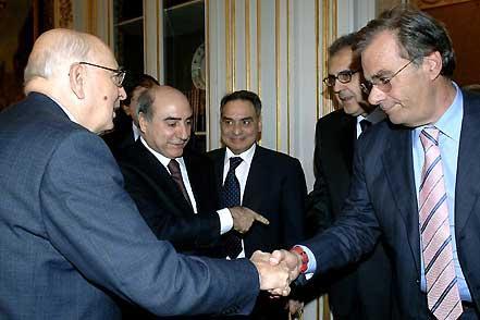 Il Presidente Giorgio Napolitano con l'On. Agazio Loiero, Presidente della Giunta Regionale della Calabria e alcuni componenti dell'Ufficio di Presidenza del Consiglio Regionale
