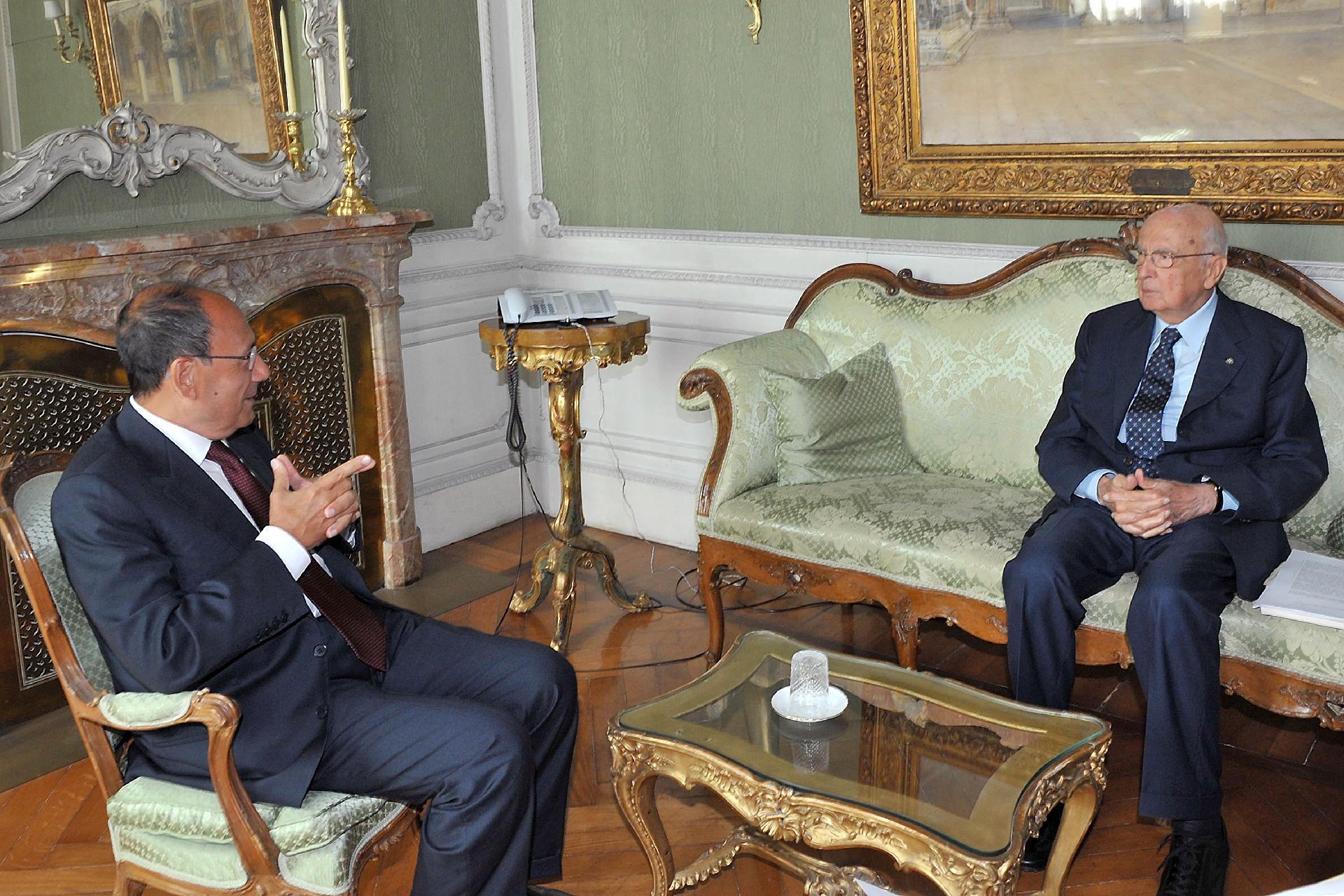 Il Presidente Giorgio Napolitano con il Sen. Renato Giuseppe Schifani, Presidente del Senato della Repubblica, durante i colloqui al Quirinale