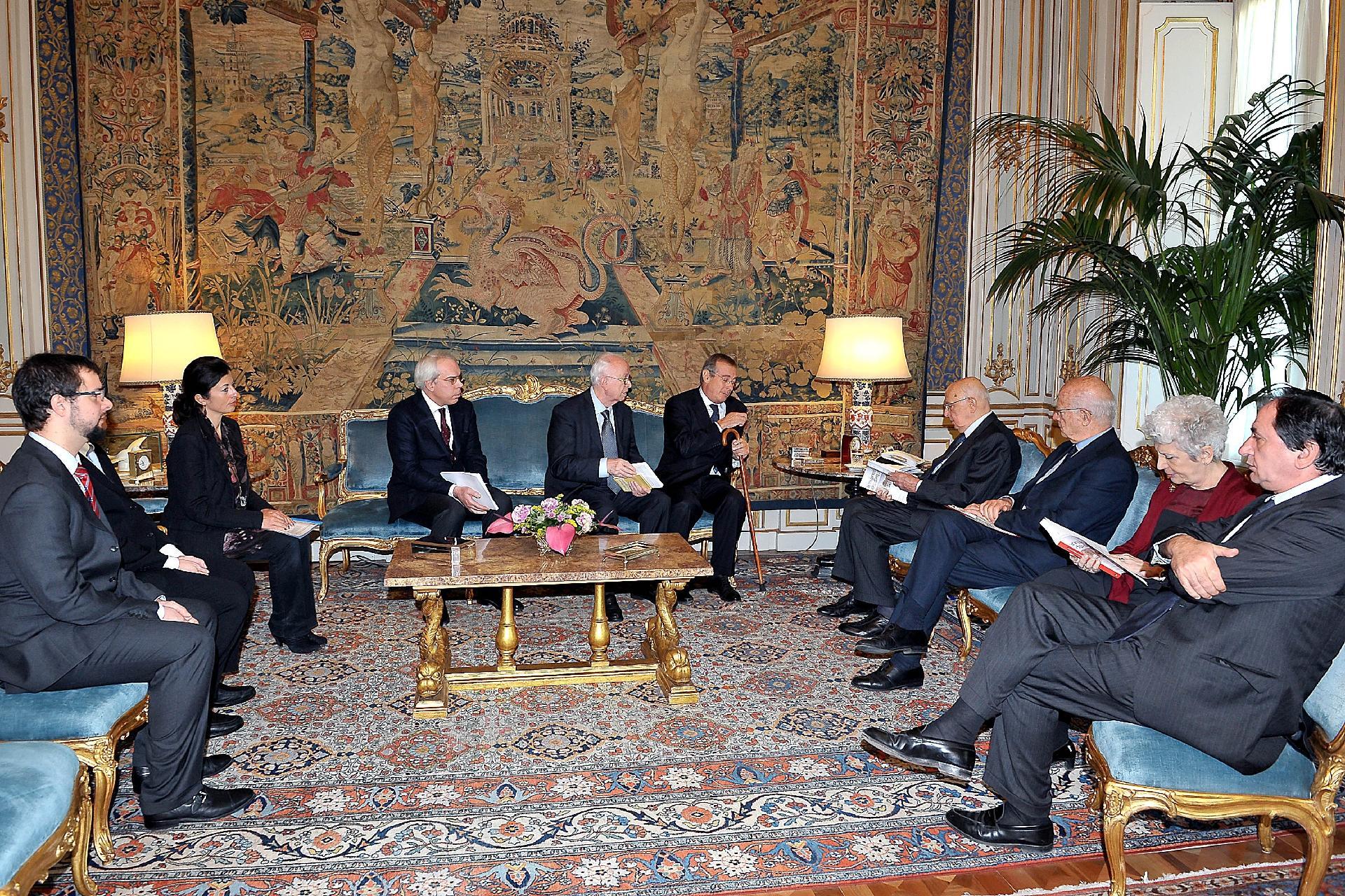 Il Presidente Giorgio Napolitano in occasione della presentazione della prima edizione dell'Annuario Italiano dei Diritti Umani