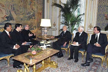 Il Presidente Giorgio Napolitano con Padre Vincenzo Coli, Custode della Basilica Patriarcale di San Francesco, Padre Enzo Fortunato, Direttore della Sala Stampa e della Rivista San Francesco, Dott. Fred Nassiri ed il Dott. Enzo Agneloni, durante i colloqui