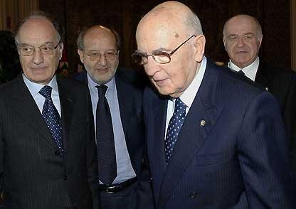 Il Presidente Giorgio Napolitano con alcuni componenti la delegazione del CIME guidata dal loro Presidente Valerio Zanone.