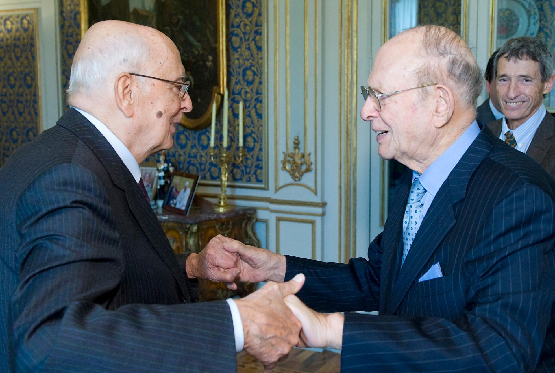 Il Presidente Giorgio Napolitano accoglie l'Amb. Richard Gardner