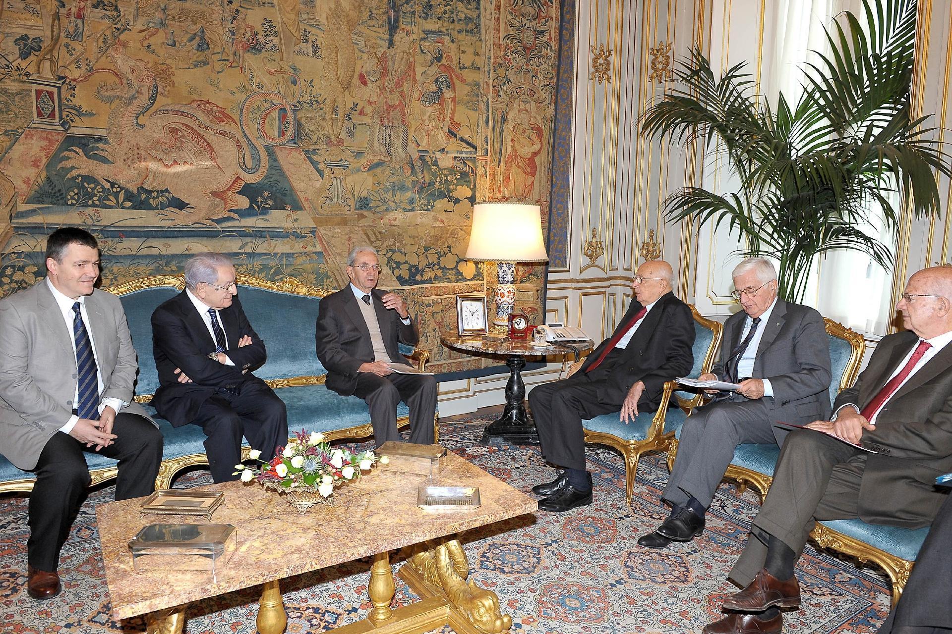Il Presidente Giorgio Napolitano con Carlo Smuraglia, Presidente dell'Associazione Nazionale Partigiani d'Italia ed una delegazione del sodalizio durante i colloqui