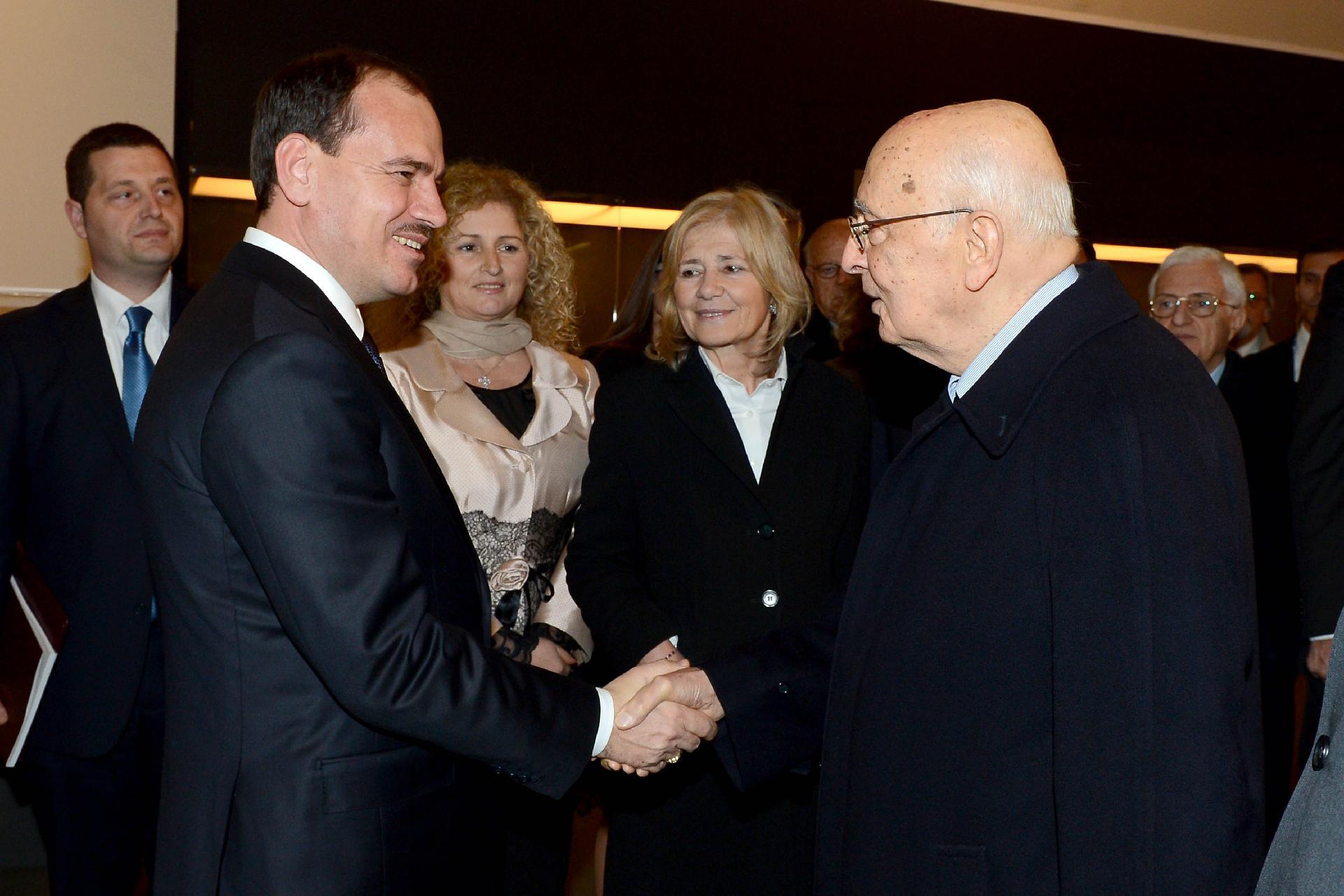 Il Presidente Giorgio Napolitano si congeda dal Presidente della Repubblica di Albania il Signor Bujar Nishani al termine della visita alla mostra dal titolo "I tesori della tradizione culturale albanese"