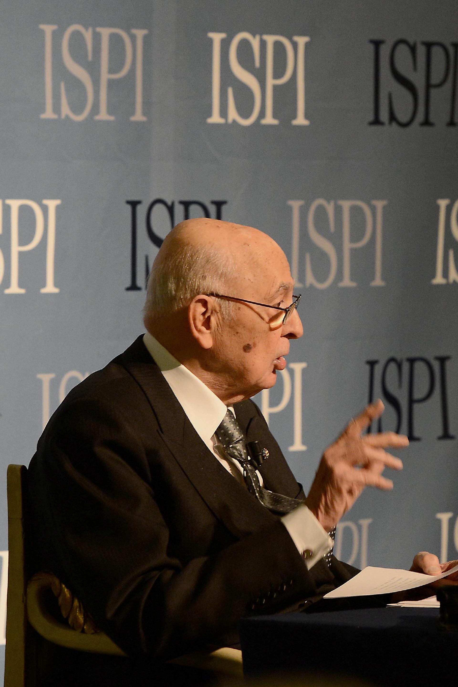 Il Presidente Giorgio Napolitano nel corso del suo intervento in occasione della conferenza conclusiva del ciclo "L'Italia e la Politica Internazionale. Nuove responsabilità o rischio marginalizzazione?"