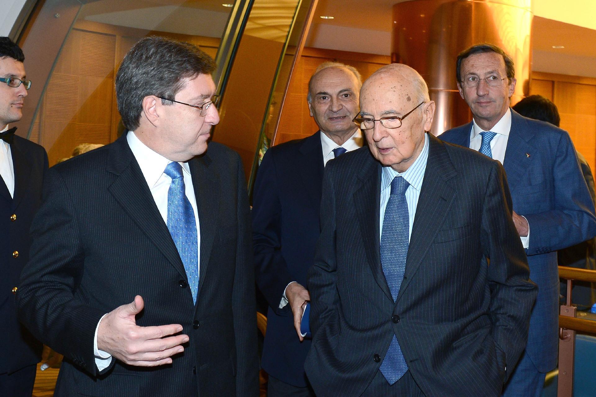 Il Presidente Giorgio Napolitano alla presentazione del primo Rapporto sul Benessere Equo e Sostenibile dal titolo "BES 2013". Nella foto con Enrico Giovannini, Antonio Marzano, e Gianfranco Fini