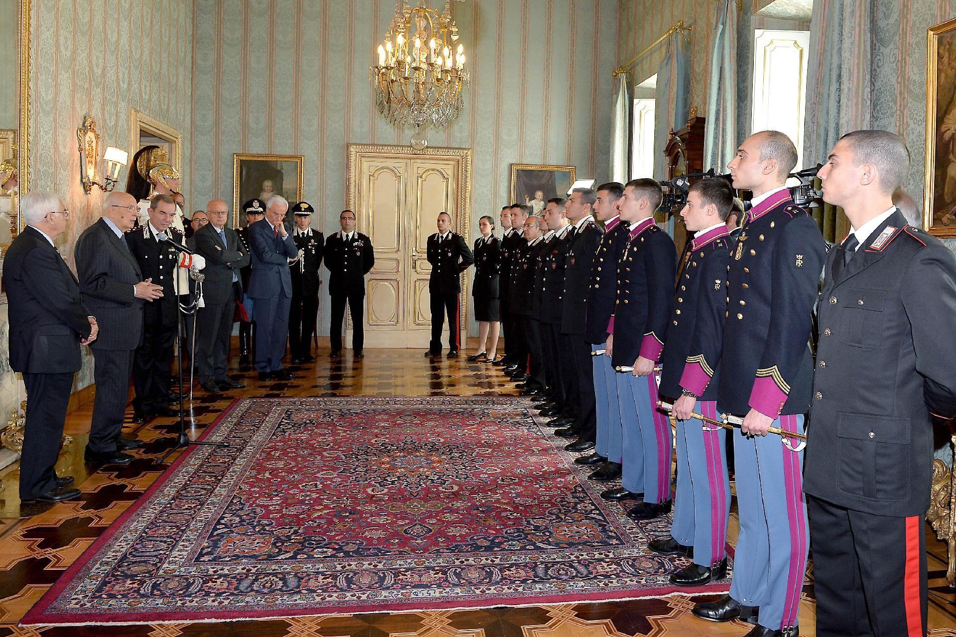 Il Presidente Giorgio Napolitano nel corso dell'incontro con una rappresentanza di Allievi degli Istituti di formazione dei Carabinieri per il 199° annivesario della Costituzione dell'Arma