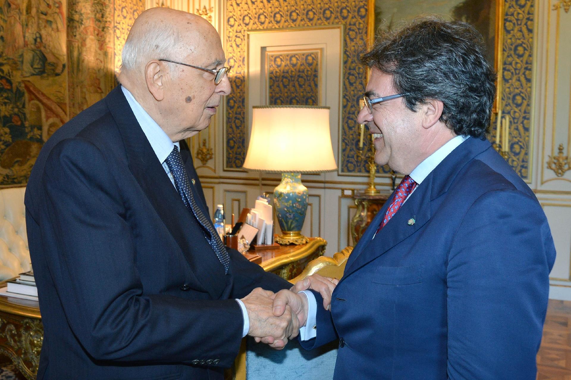 Il Presidente Giorgio Napolitano accoglie l'On. Dott. Enzo Bianco, Sindaco del Comune di Catania, al Quirinale