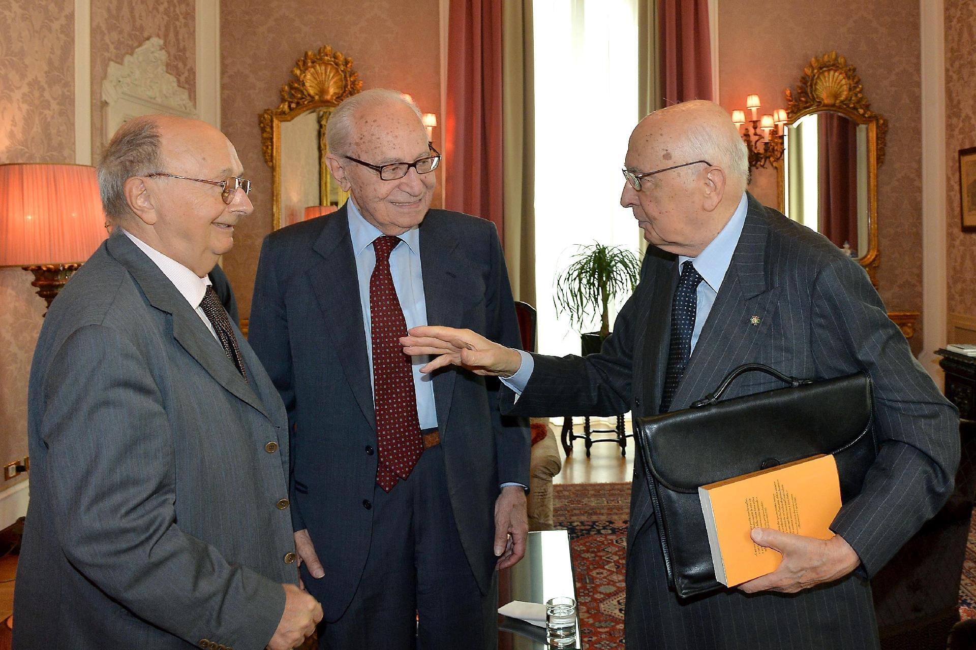 Il Presidente Giorgio Napolitano con l'on. Virginio Rognoni e l'on. Gianni Cervetti