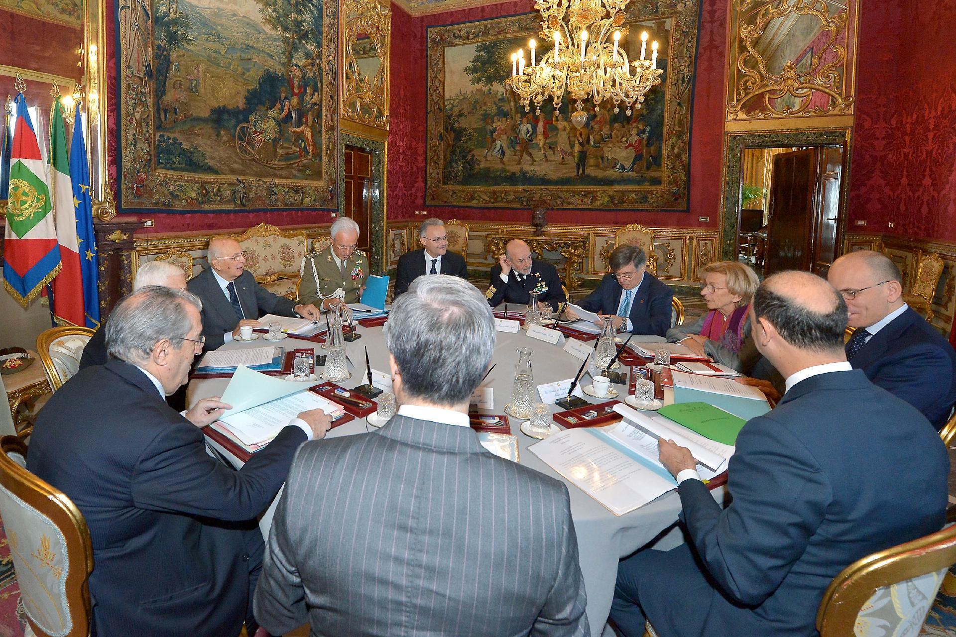 Il Presidente Giorgio Napolitano nel corso della riunione del Consiglio supremo di difesa