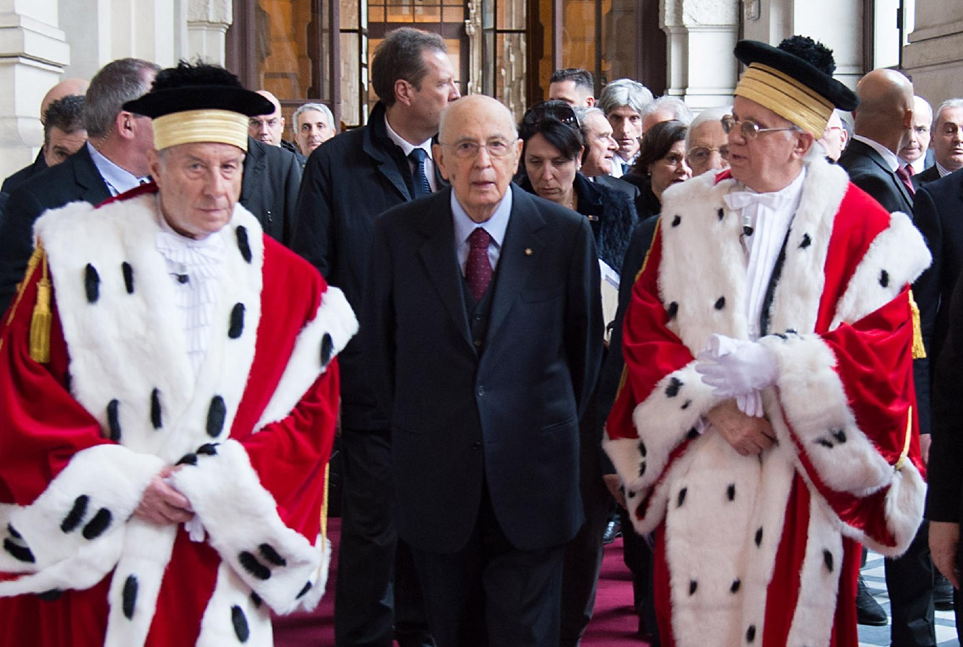 Il Presidente della Repubblica ,Giorgio Napolitano , con il Primo Presidente e il Procuratore Generale presso laCorte Suprema di Cassazione, rispettivamente Giorgio Santacroce e Gianfranco Ciani, in occasione dell'Assemblea Generale pubblica e solenne della Corte Suprema di Cassazione